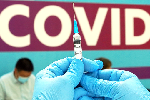 Гинцбург: Минздрав РФ зарегистрировал вакцину «Спутник V» с обновленным составом