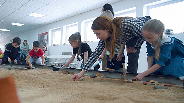 Юные россияне примерили на себя роль археологов