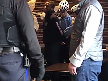 Чернокожим заплатят по доллару за изгнание из Starbucks
