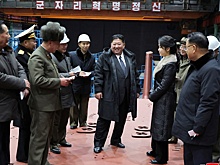 Ким Чен Ын дал указание заводу ВПК увеличить производство ракет и снарядов