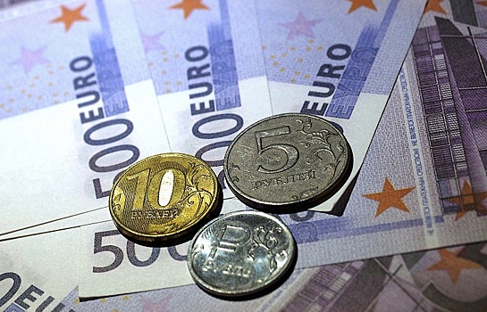 Сбербанк предсказал падение рубля после провала переговоров в Дохе