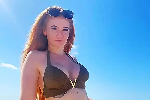 Порномодель в пику коллеге занялась благотворительностью