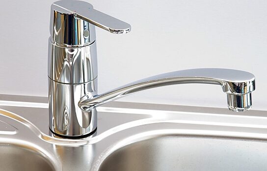 Из-за аварии почти во всех районах Краснотурьинска отключили холодную воду