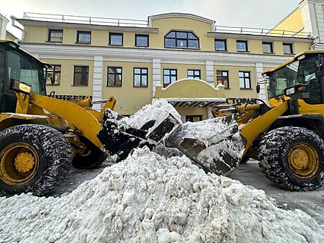 Московские коммунальщики приступили к усиленной уборке улиц в связи с ожидаемым снегопадом