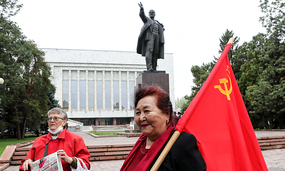 Митинг в центре Бишкека по случаю 151-й годовщины со дня рождения Владимира Ленина, 2021 год