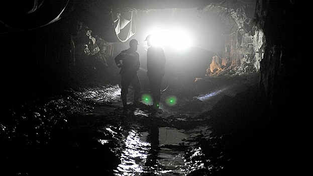 В Коми работников шахты эвакуируют из-за задымления