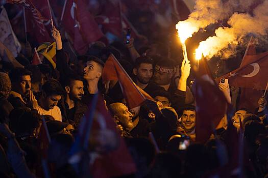 Турецкие города после выборов захлестнули протесты со стрельбой