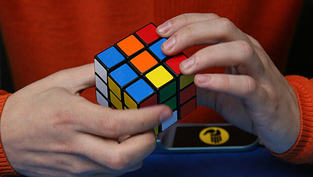 Подросток побил мировой рекорд по сборке кубика Рубика