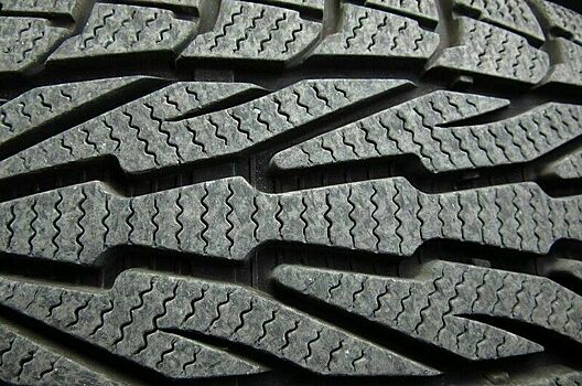 Водителям рассказали, как самостоятельно проверить износ шин