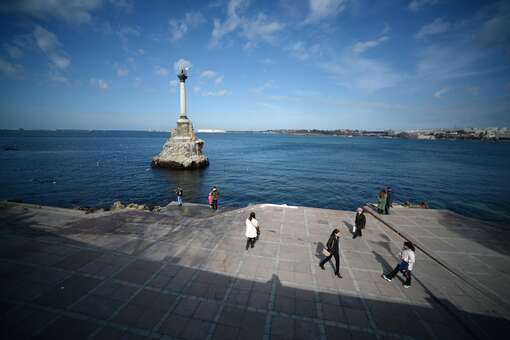 Губернатор Развожаев: в районе Севастопольской бухты отражают атаки БПЛА с моря
