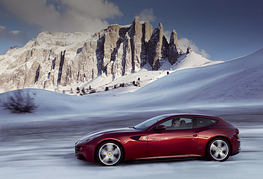 В Ferrari FF "запрягут" полсотни свежих лошадей