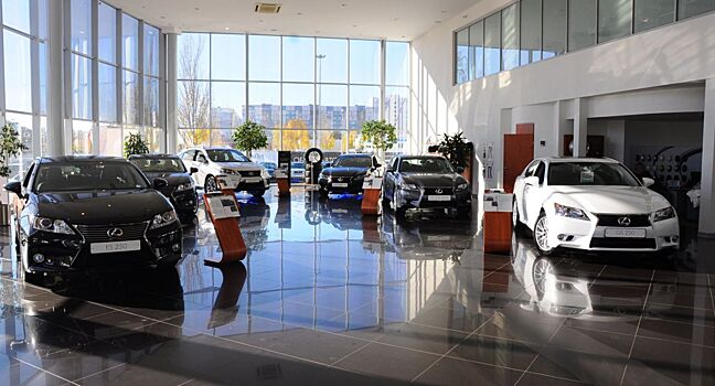 Автосалоны России испытывают дефицит продукции