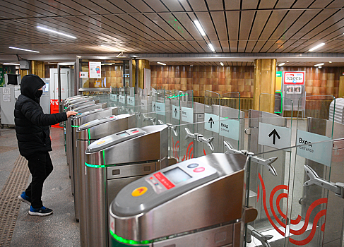 В московском метро временно отменили продажу разовых билетов