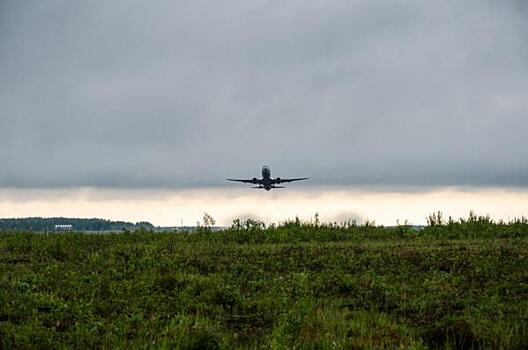 Самолет улетел в Норильск после экстренной посадки в Нижневартовске