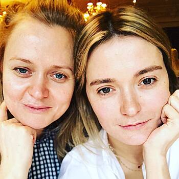 Надежда Михалкова нежно поздравила старшую сестру Анну с днем рождения