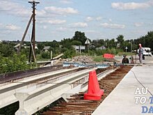 В Луганской области продолжается капремонт старого моста через реку Красная