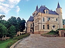 Стало известно, за сколько Алла Пугачева продает свой замок в деревне Грязь