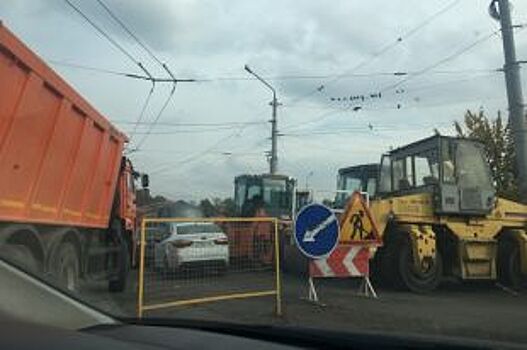 В Петербурге на развязке с КАД закрывают сразу две полосы движения