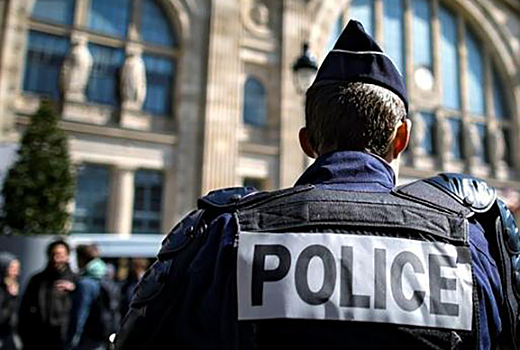 Франция сняла охрану российского посольства