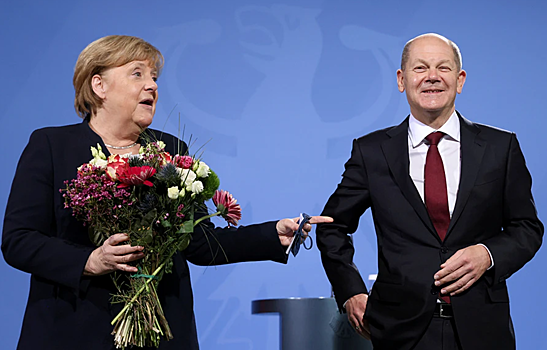 Шольц рассказал, скучает ли он по Меркель