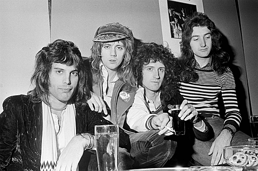 Queen выпустила неизданную песню с Фредди Меркьюри