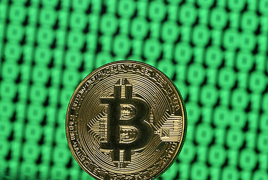 Курс биткоина снизился до минимума за шесть недель на фоне расследования в США