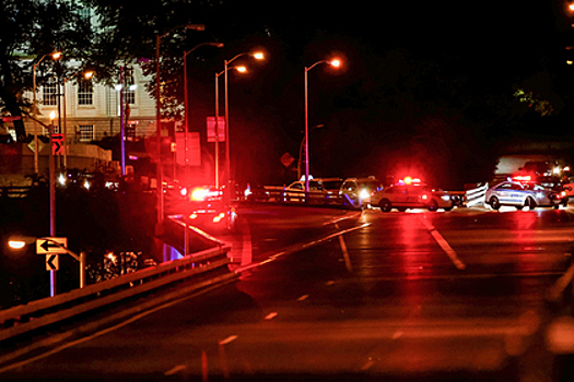 Удирающий от полиции угонщик прыгнул с моста и разбился