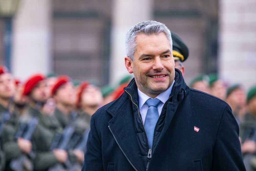 Канцлер Австрии заявил, что уйдет в отставку после провала переговоров о коалиции