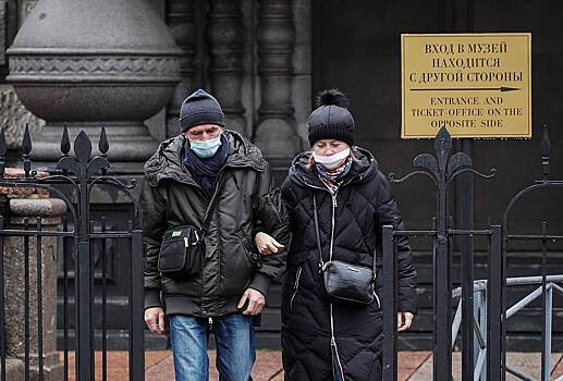 В Петербурге ужесточили масочный режим. В городе резко выросла заболеваемость гриппом