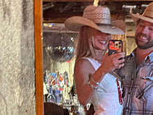 Модель Белла Хадид снялась с бойфрендом-ковбоем в Техасе