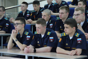 Сотрудники полиции встретились с кадетами Оренбургского президентского кадетского училища