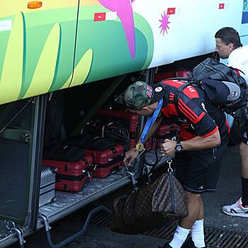 Футболисты российского клуба проедут тысячу километров автобусом из-за закрытия аэропорта