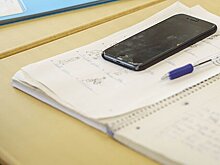 Ограничения по смартфонам в школах действуют с 2021 года – Роспотребнадзор