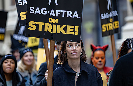 Гильдия актеров США завершила рекордно долгую забастовку