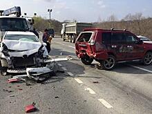 В Приморье автоледи на Nissan X-Trаil стала жертвой Toyota Prius