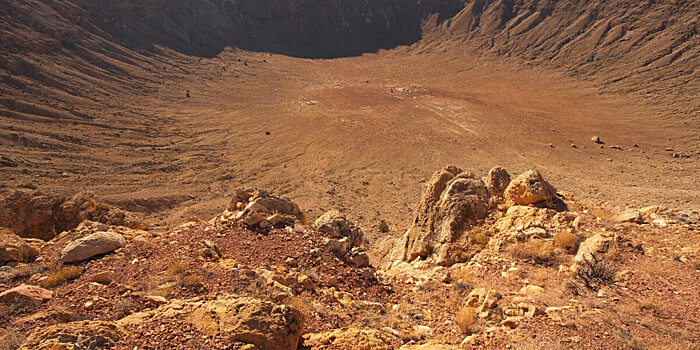 Обнаружены следы крупнейшего метеоритного кратера на Земле