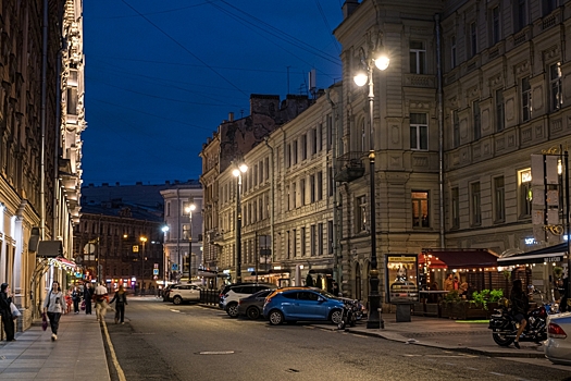 На улице Рубинштейна модернизировали освещение