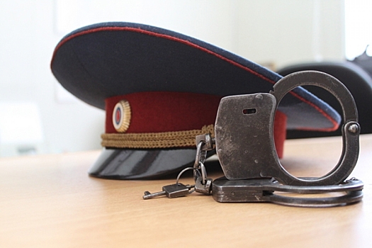 Балаковский полицейский, избивший двух местных жителей, объявлен в федеральный розыск