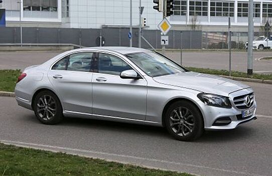Автопапарацци заметили Mercedes-Benz C-Class на дорожных тестах