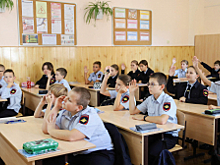 В Севастополе сотрудники полиции дали старт профилактической акции «Полицейский десант безопасности»