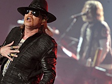 61-летнего солиста Guns N' Roses обвинили в особо жестоком изнасиловании модели