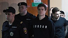 Водитель В.Соловчук заявил в суде, что в ходе драки А.Кокорин кричал и запрещал ему обращаться в полицию