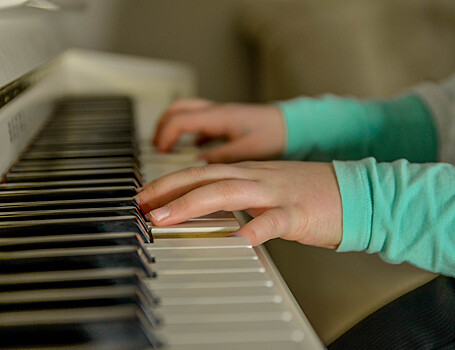 Музыка помогает детям учить иностранные языки