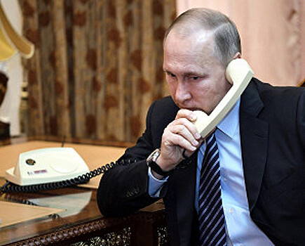 Путин и Макрон провели первый телефонный разговор