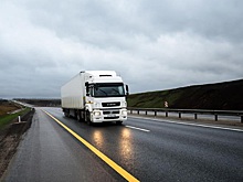 На региональных трассах Ленобласти началась весенняя просушка дорог