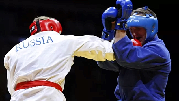 Участники чемпионата по рукопашному бою устроили массовую драку