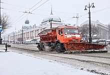 Омск завален снегом: в мэрии начали собирать «адресные жалобы» на уборку