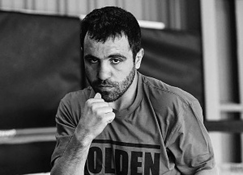 Хойя оставил на контракте «Безумного» Ованнисяна: верит в его чемпионство