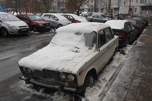 Управа района Старое Крюково ищет владельца брошенного автомобиля
