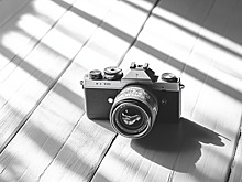 По мотивам откровенных работ Хельмута Ньютона. Работа фотохудожника из Омска стала снимком года